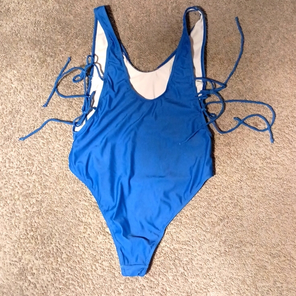 Swimsuit - Picture 3 of 3